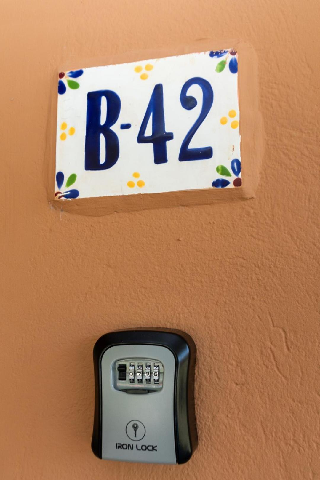 Apartment Couples B42 1bd Near Ocean *