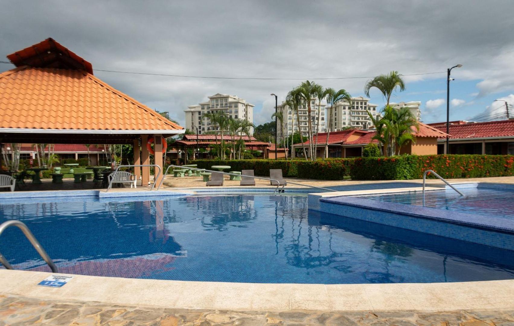 Apartment Couples B42 1bd Near Ocean *
